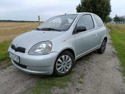 Używane Toyota Yaris - 3 800 PLN, 298 650 km, 2001