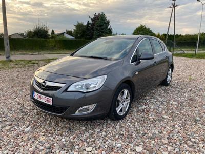 Używane Opel Astra - 21 900 PLN, 201 200 km, 2010