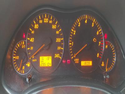 Używane Toyota Avensis - 10 000 PLN, 295 104 km, 2004