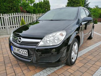 Używane Opel Astra - 15 900 PLN, 198 000 km, 2009