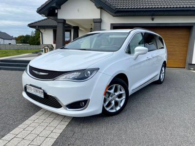 Używane Chrysler Pacifica - 94 900 PLN, 175 650 km, 2017