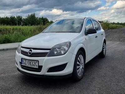 Używane Opel Astra - 16 700 PLN, 225 116 km, 2012