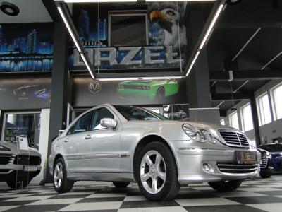 Używane Mercedes-Benz Klasa C - 15 900 PLN, 245 943 km, 2005