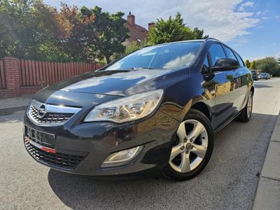 Używane Opel Astra - 14 400 PLN, 304 000 km, 2012