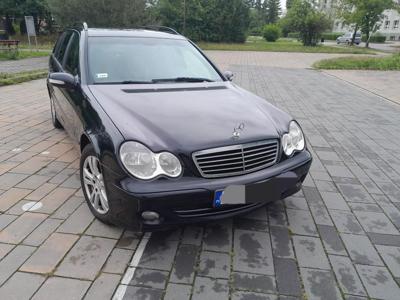 Używane Mercedes-Benz Klasa C - 13 800 PLN, 318 578 km, 2005