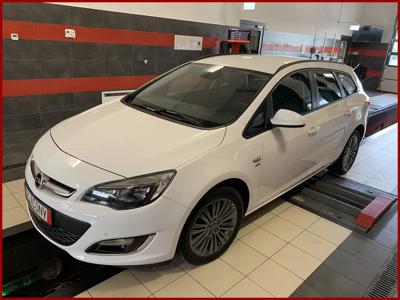 Używane Opel Astra - 30 900 PLN, 153 000 km, 2013