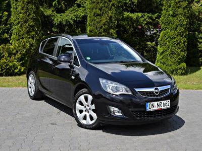 Używane Opel Astra - 31 900 PLN, 198 000 km, 2011