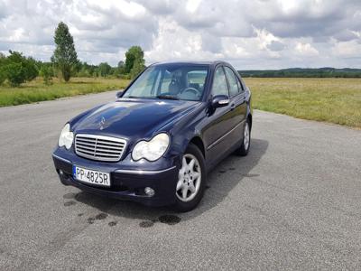 Używane Mercedes-Benz Klasa C - 19 900 PLN, 242 615 km, 2005