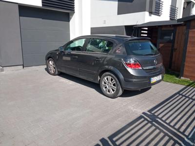 Używane Opel Astra - 16 750 PLN, 226 442 km, 2009