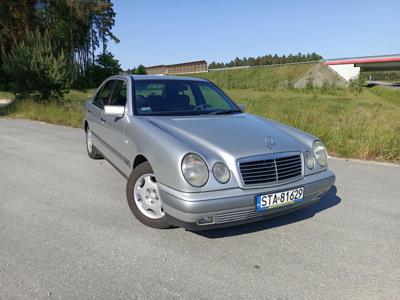 Używane Mercedes-Benz Klasa E - 9 900 PLN, 165 200 km, 1996