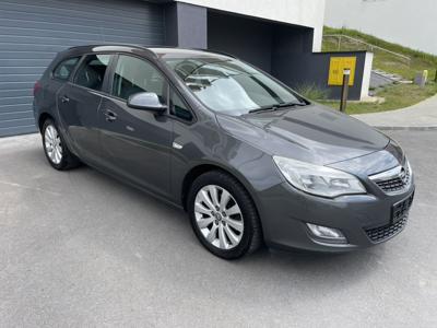 Używane Opel Astra - 25 999 PLN, 135 000 km, 2012