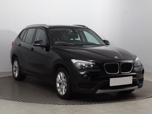 BMW X1 I (E84) , 184 KM, Navi, Klimatronic, Tempomat, Parktronic,