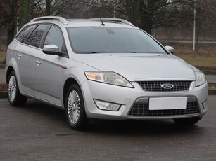 Ford Mondeo VII , Klimatronic, Parktronic, Podgrzewane siedzienia,ALU