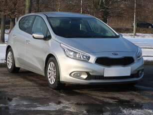 Kia Cee'd II , Salon Polska, Serwis ASO, VAT 23%, Klima, Parktronic