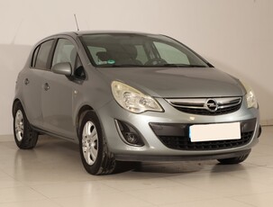 Opel Corsa D , Klima, Parktronic, Podgrzewane siedzienia