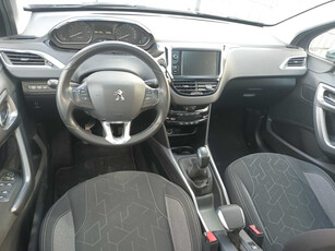 Peugeot 2008 2017 1.2 PureTech 82102km SUV