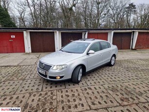 Volkswagen Passat 1.8 benzyna 160 KM 2010r. (police)