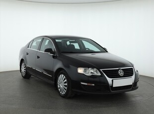 Volkswagen Passat B6 , Klimatronic, Tempomat, Podgrzewane siedzienia