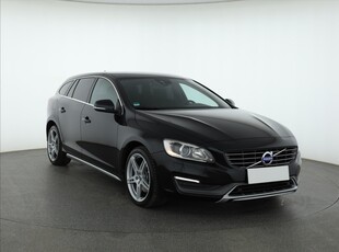 Volvo V60 I , 1. Właściciel, 215 KM, Automat, Skóra, Navi, Xenon,