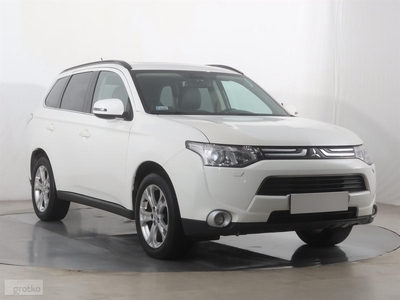 Mitsubishi Outlander III , Salon Polska, Serwis ASO, 7 miejsc, Skóra, Navi, Xenon,