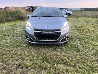 Peugeot 208 II 1.2 -110 km 6 biegów