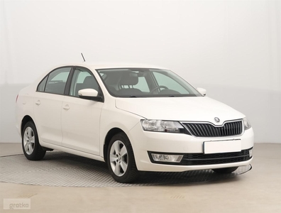 Skoda Rapid , Klimatronic, Parktronic, Podgrzewane siedzienia