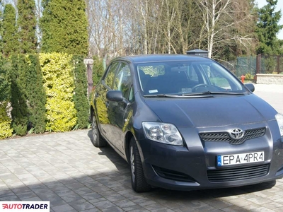 Toyota Auris 1.3 benzyna 100 KM 2009r.