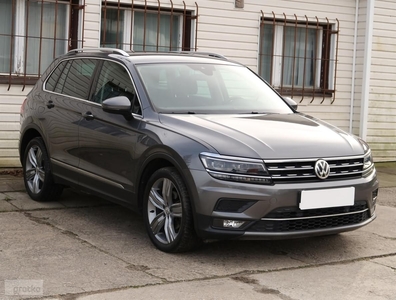 Volkswagen Tiguan , Salon Polska, Navi, Klimatronic, Tempomat, Parktronic,