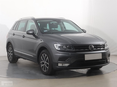 Volkswagen Tiguan , Salon Polska, Navi, Klimatronic, Tempomat, Parktronic,