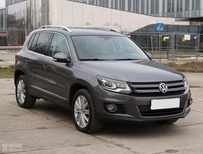 Volkswagen Tiguan , Salon Polska, Xenon, Bi-Xenon, Klimatronic, Tempomat,