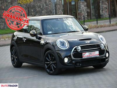 Mini Cooper S 2.0 benzyna 192 KM 2014r. (Kampinos)