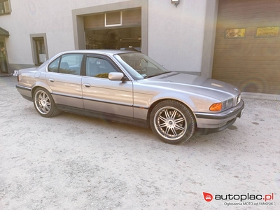 BMW 730i