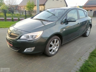 Opel Astra J 1.4 turbo klima