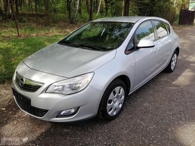 Opel Astra J