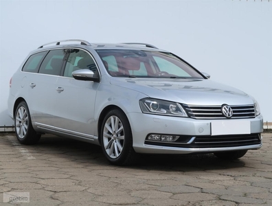 Volkswagen Passat B7 , DSG, Skóra, Navi, Xenon, Bi-Xenon, Klimatronic, Tempomat,