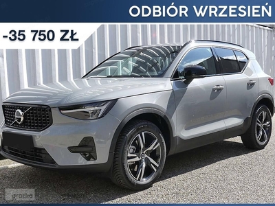 Volvo XC40 B3 Plus Dark Dach Panoramiczny