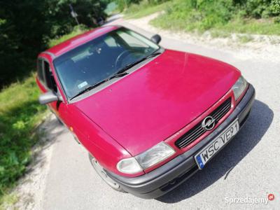 Sprzedam opla astre 1.4 1994r sedan