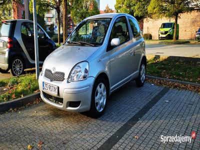 Toyota Yaris serwisowana 3 kluczyki bez rdzy w stanie BDB