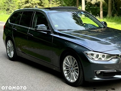 BMW Seria 3 330d Luxury Line