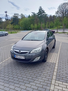 OPEL ASTRA J DIESEL 2012