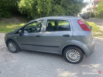 Fiat Grande Punto 1,4 77KM benzyna, salon polski, bez rdzy, zadbany z klima