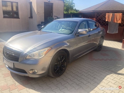 Infiniti M37/Q70