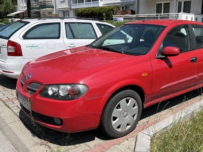 Nissan Almera N16 1.8 benzyna hatchback lift uszkodzony