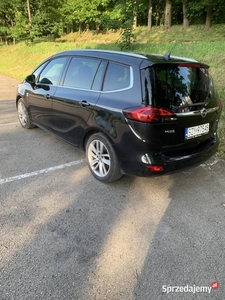 Opel Zafira Tourer 2015 rok 7 osobowy