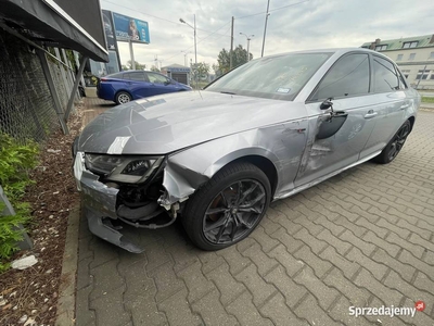 Audi a4 b9 z USA już w Wawie ładny stan lampa cała