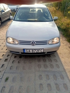 Golf IV 1.6 benzyna 5-drzwi