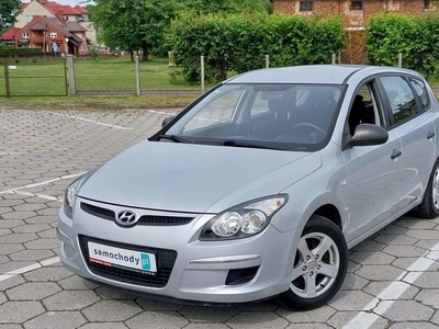 Hyundai i30 I CW Facelifting 1.4 DOHC 109KM 2010