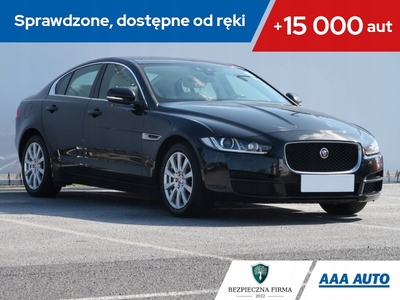 Jaguar XE Sedan 2.0 i4 180KM 2018