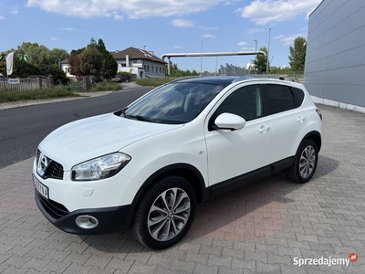 Nissan Qashqai 2.0 BENZYNA Klimatronik Tempomat Panorama Xenon Kamera BOSE