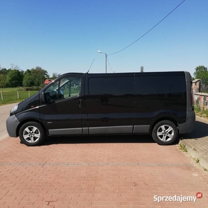 Opel Vivaro 2.5 CDTI Czarny Dlugi